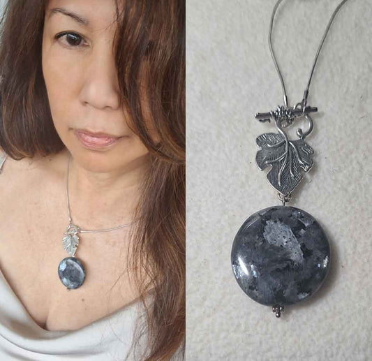 Black labradorite(natural) Pendant