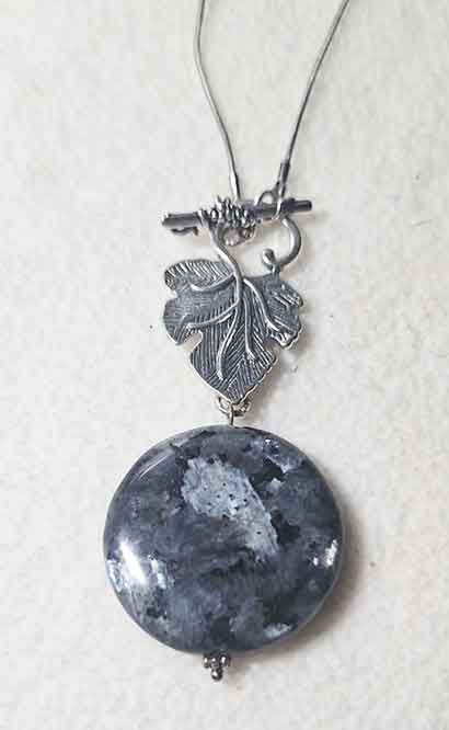 Black labradorite(natural) Pendant
