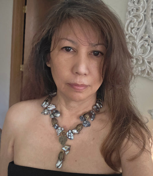 mother of pearls necklace
