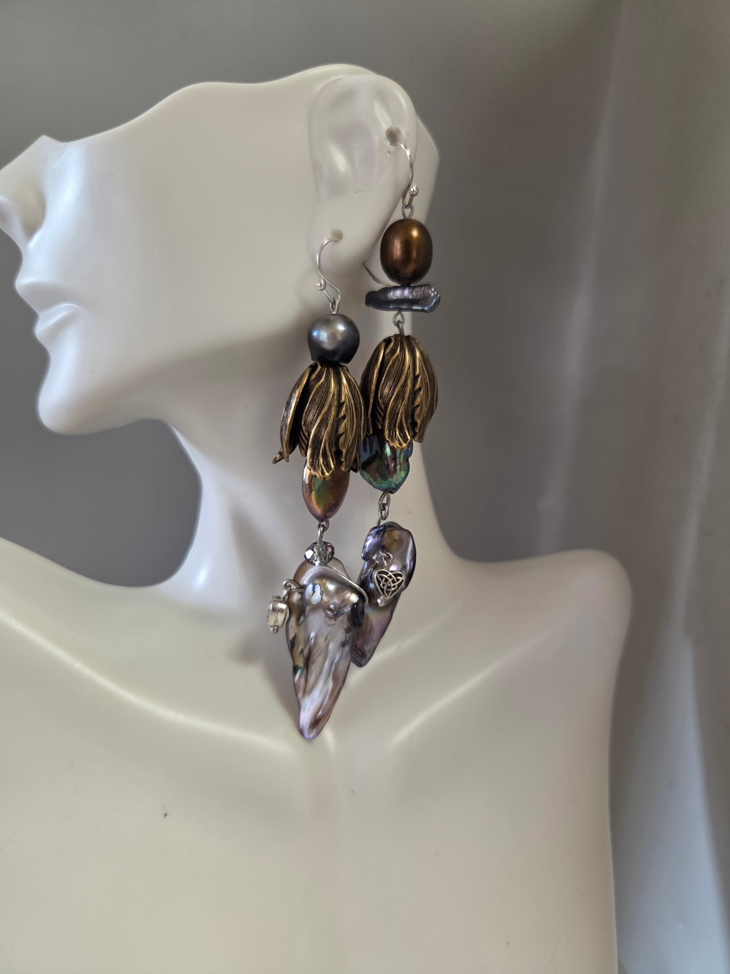 mother of pearls necklace